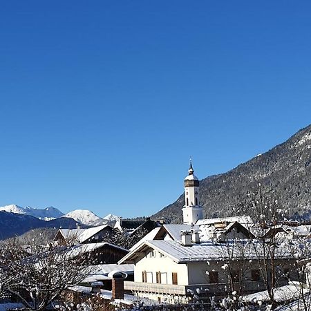 Bunter Hirsch Ferienwohnung Im Garmischer Zentrum Εξωτερικό φωτογραφία