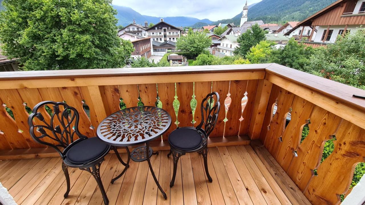 Bunter Hirsch Ferienwohnung Im Garmischer Zentrum Εξωτερικό φωτογραφία