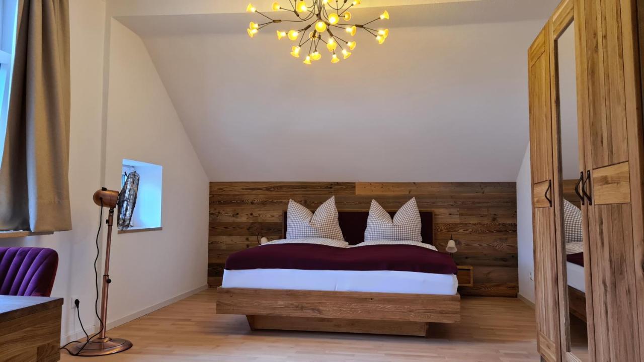 Bunter Hirsch Ferienwohnung Im Garmischer Zentrum Εξωτερικό φωτογραφία