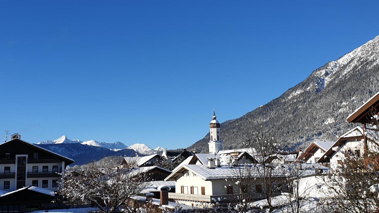 Bunter Hirsch Ferienwohnung Im Garmischer Zentrum Εξωτερικό φωτογραφία