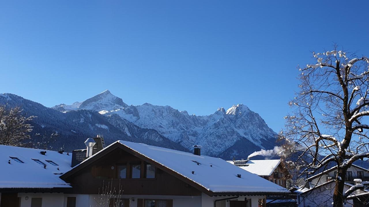 Bunter Hirsch Ferienwohnung Im Garmischer Zentrum Εξωτερικό φωτογραφία